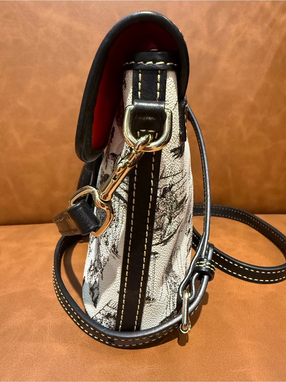 2017 Dooney & Bourke Disney Pirates of the Caribbean Tassel Crossbody - NWOT - Picture 8 of 10